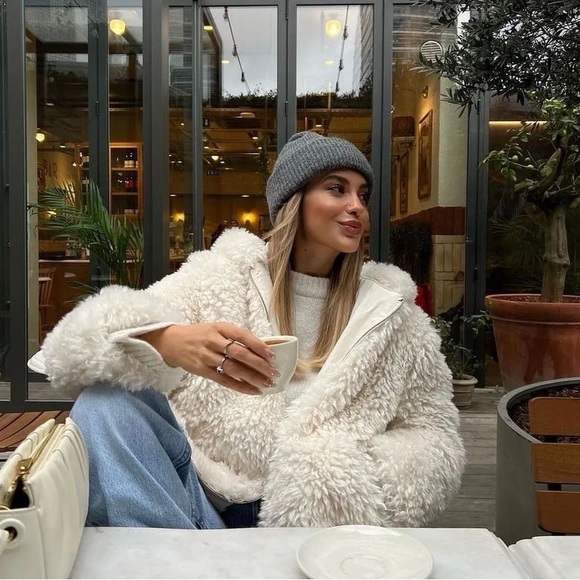 ZARA faux fur shearling jacket with hoodie coat blogger favorite - Picture 3 of 15